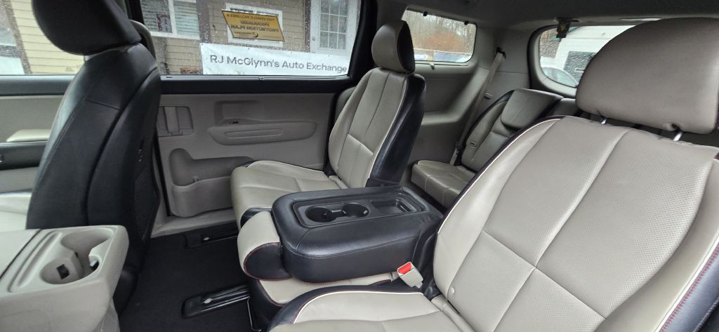 2019 Kia Sedona Image 17