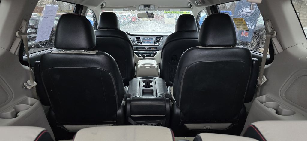 2019 Kia Sedona Image 24