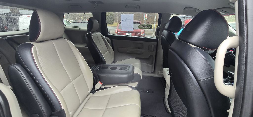 2019 Kia Sedona Image 27