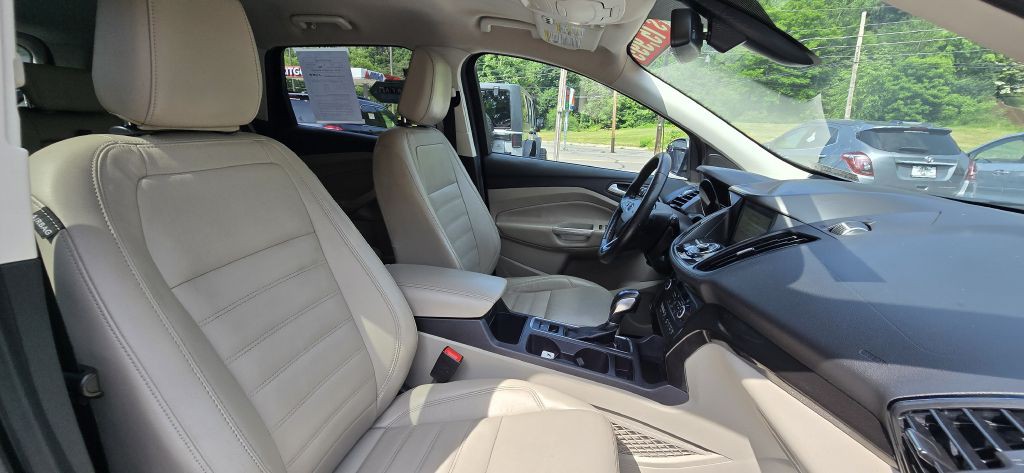 2019 Ford Escape Image 32