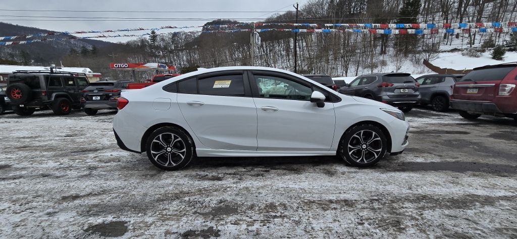 2019 Chevrolet Cruze Image 4
