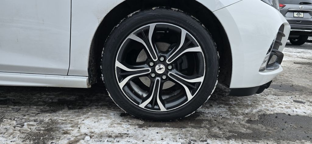 2019 Chevrolet Cruze Image 13