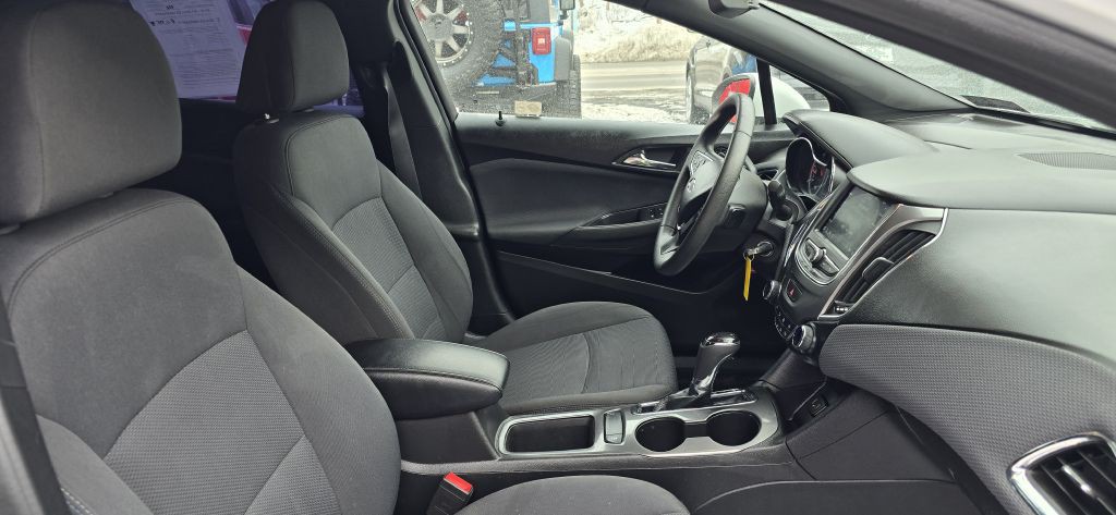 2019 Chevrolet Cruze Image 23