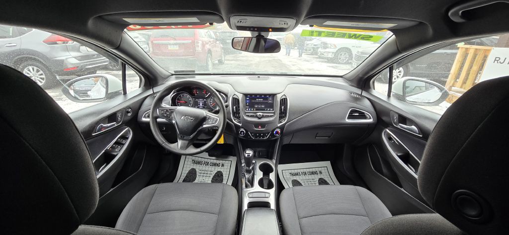 2019 Chevrolet Cruze Image 25