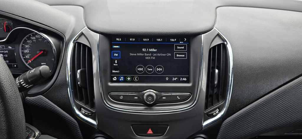 2019 Chevrolet Cruze Image 27