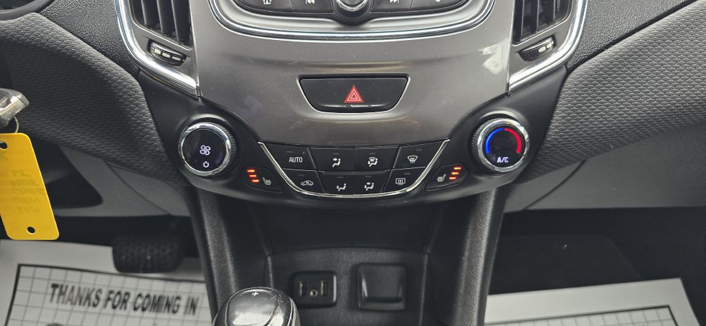 2019 Chevrolet Cruze Image 28