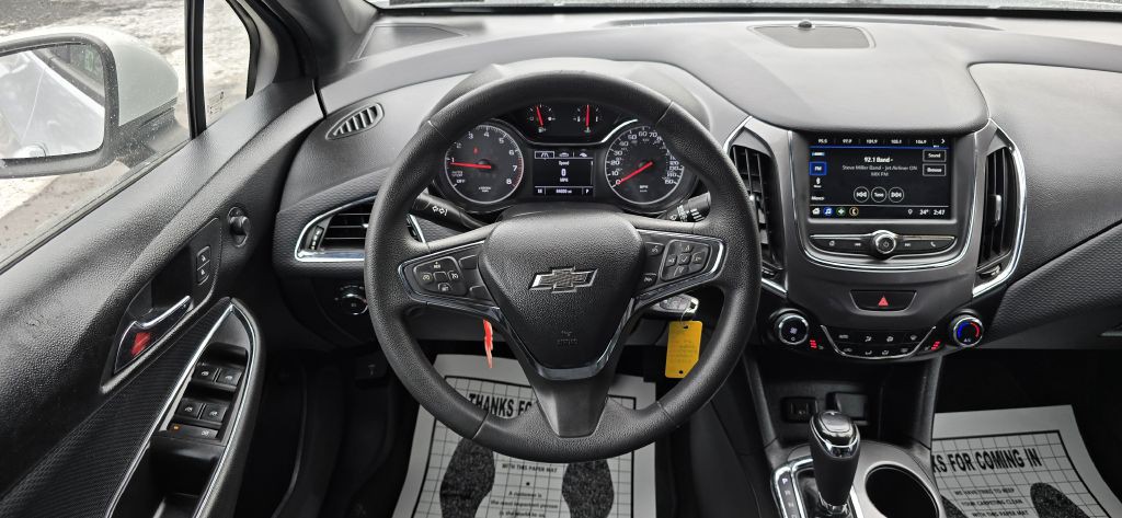 2019 Chevrolet Cruze Image 33