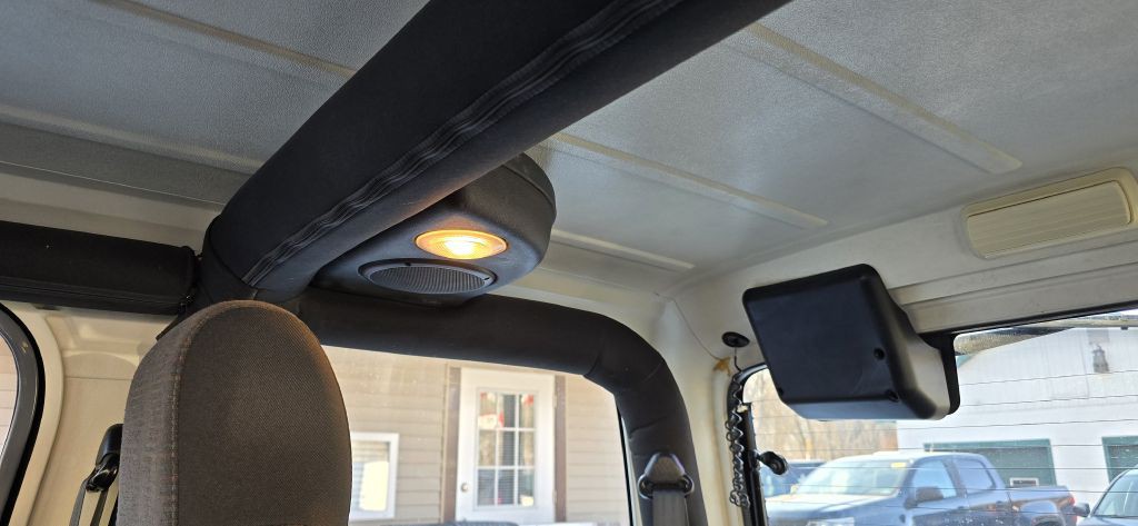 2003 Jeep Wrangler Image 31