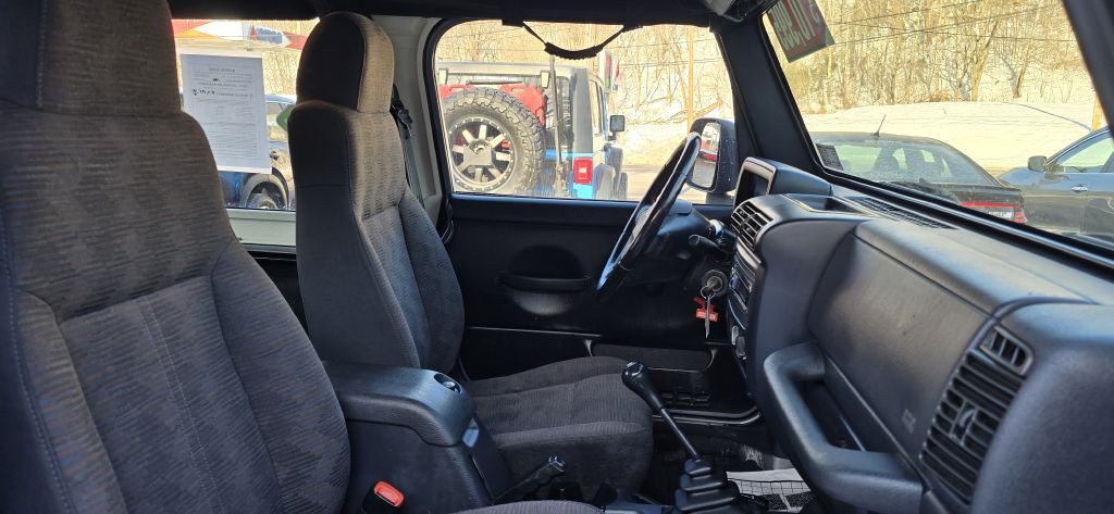 2003 Jeep Wrangler Image 32