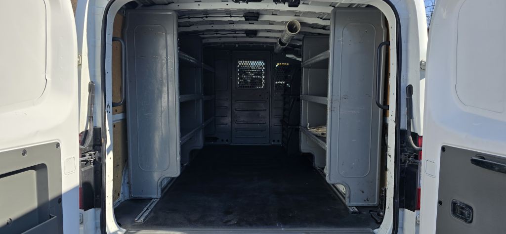 2018 Nissan NV Image 11