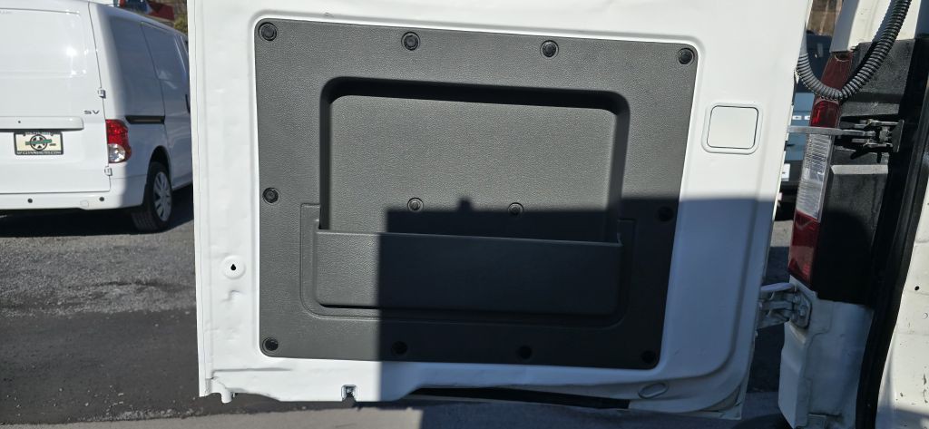 2018 Nissan NV Image 12