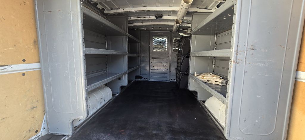 2018 Nissan NV Image 16