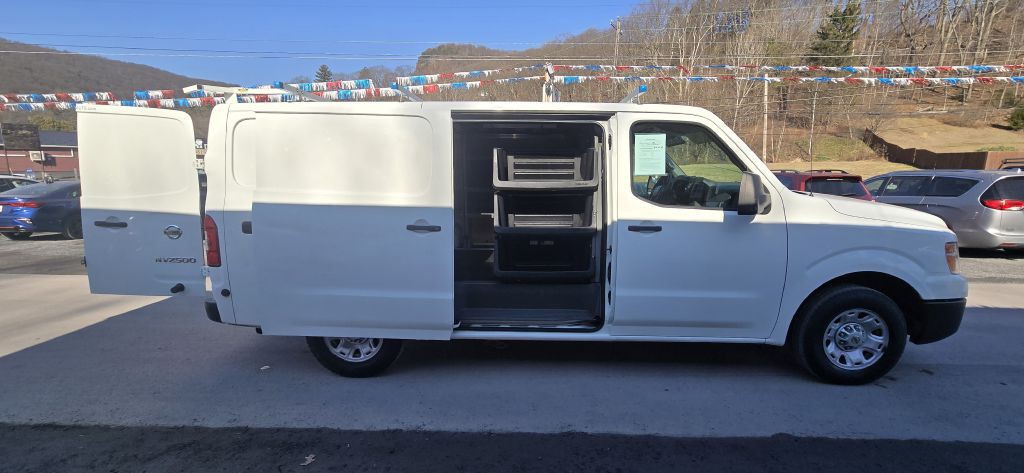 2018 Nissan NV Image 20