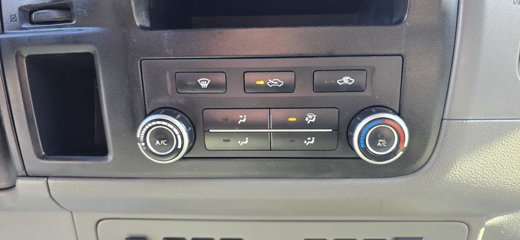 2018 Nissan NV Image 34