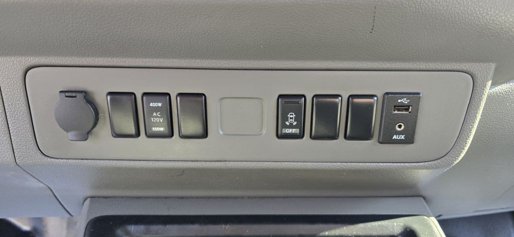 2018 Nissan NV Image 35