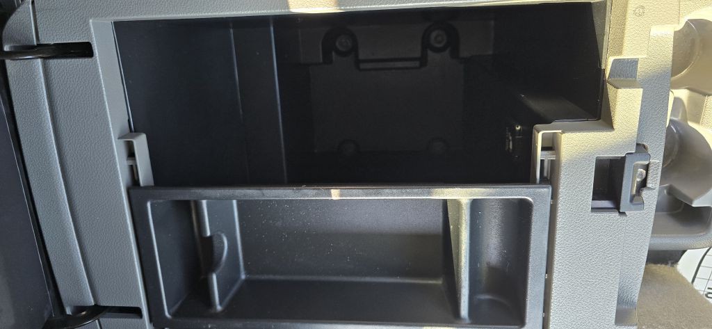 2018 Nissan NV Image 36