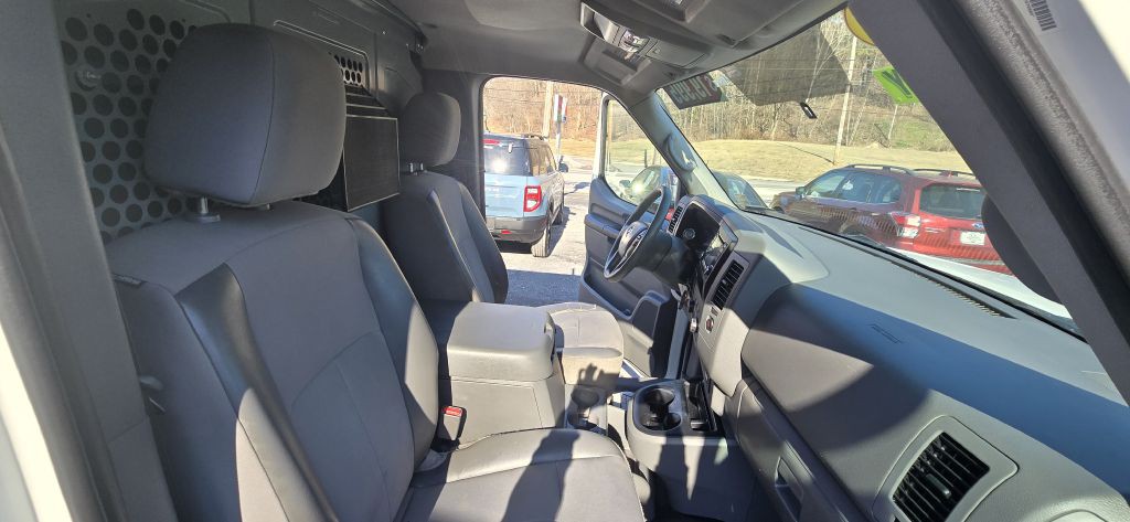 2018 Nissan NV Image 45