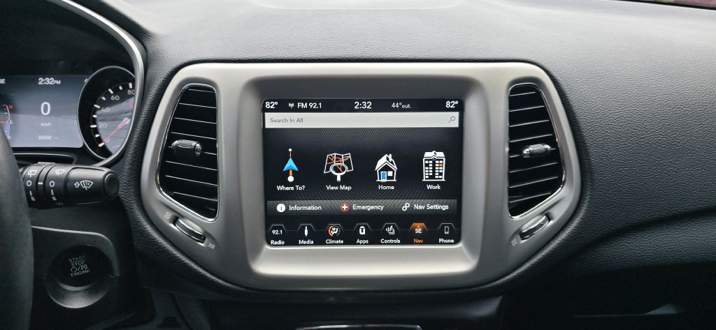 2019 Jeep Compass Image 38