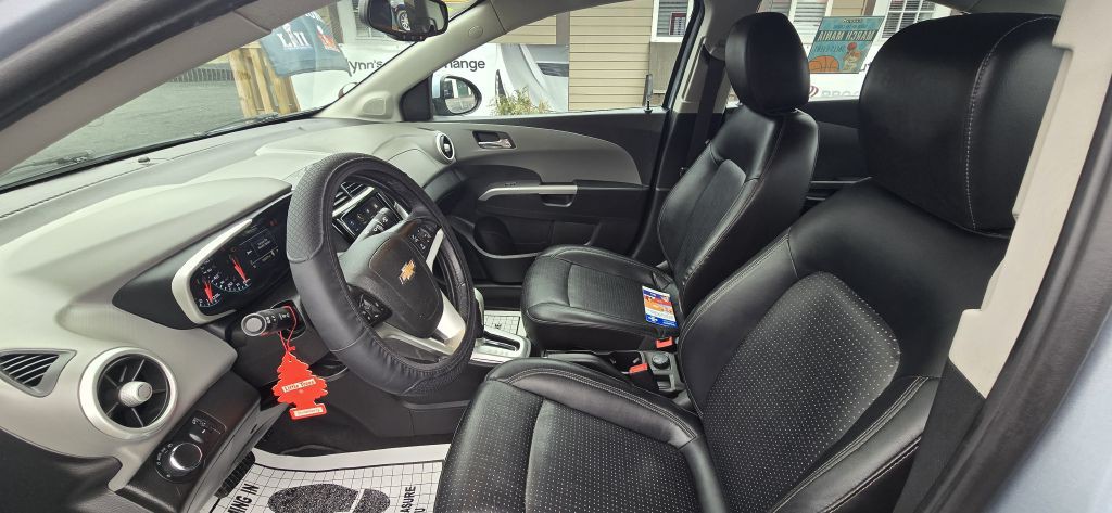 2018 Chevrolet Sonic Image 11