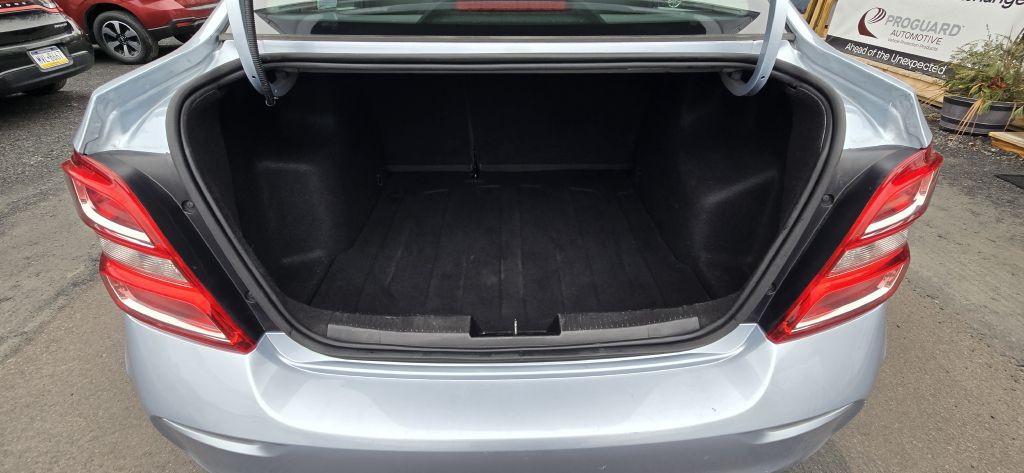 2018 Chevrolet Sonic Image 16