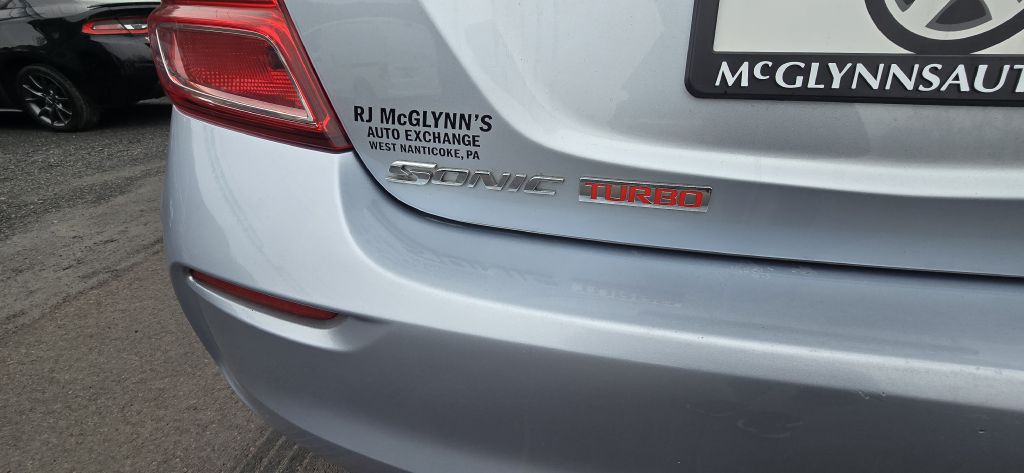 2018 Chevrolet Sonic Image 17