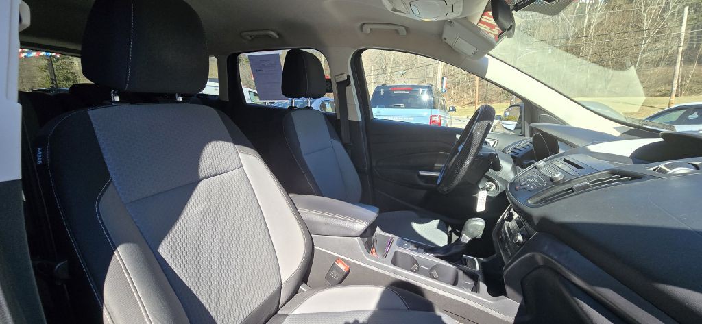 2017 Ford Escape Image 31