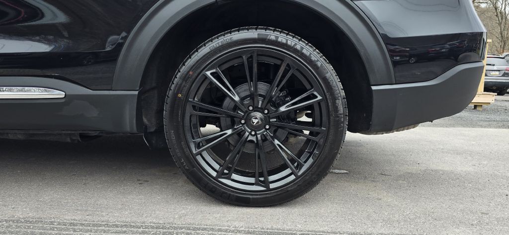 2022 Ford Explorer Image 9