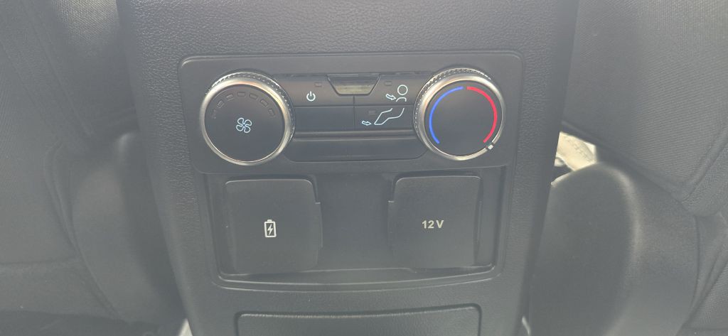 2022 Ford Explorer Image 36