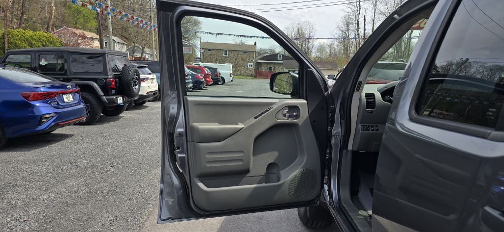 2019 Nissan Frontier Image 15