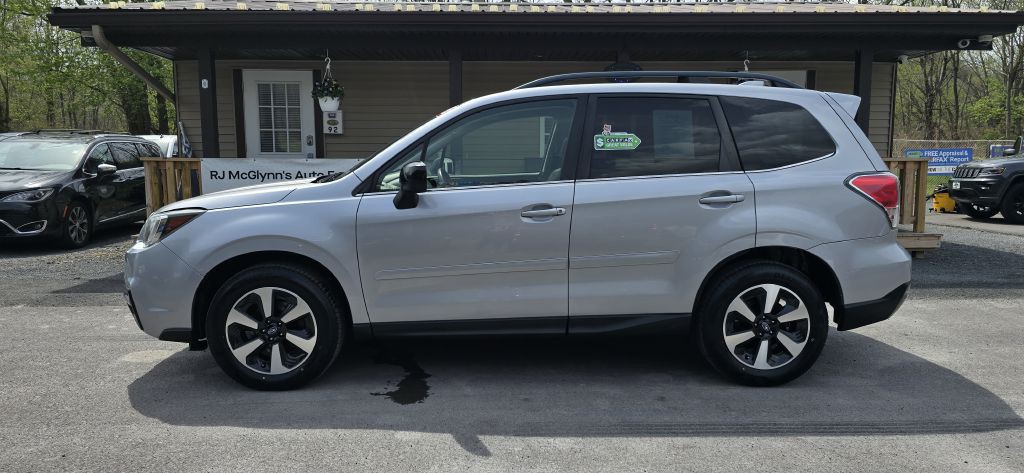 2018 Subaru Forester Image 2