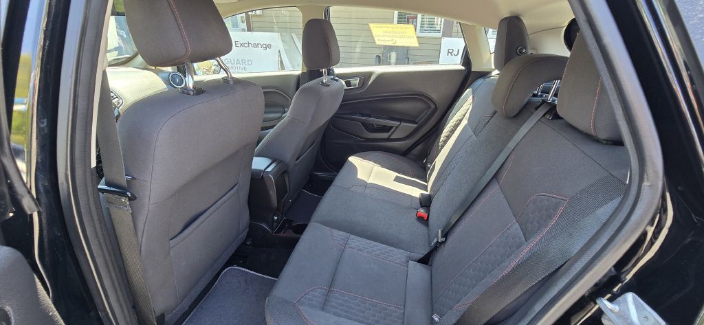2016 Ford Fiesta Image 17