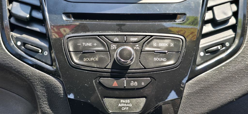2016 Ford Fiesta Image 28