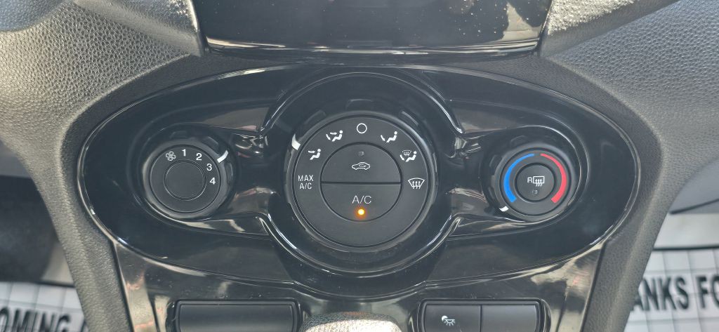 2016 Ford Fiesta Image 29