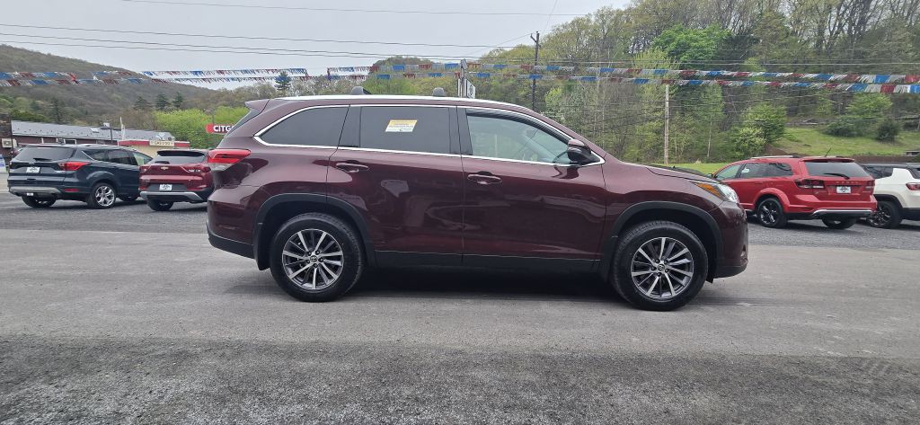 2019 Toyota Highlander Image 2