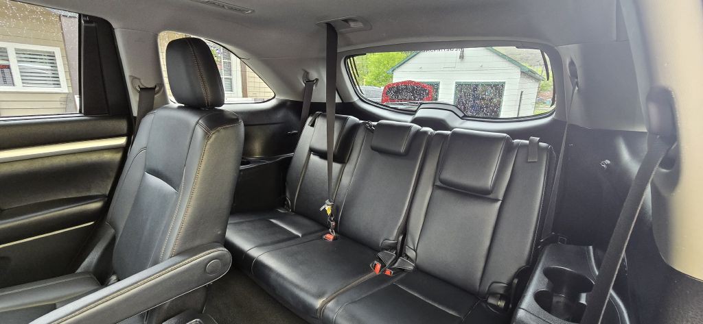 2019 Toyota Highlander Image 24