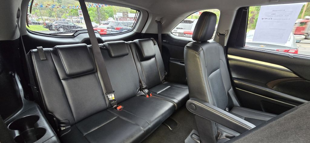 2019 Toyota Highlander Image 30