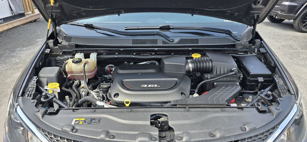 2017 Chrysler Pacifica Image 7
