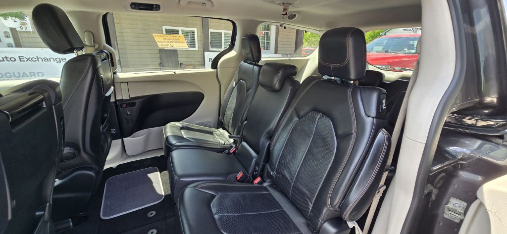 2017 Chrysler Pacifica Image 14