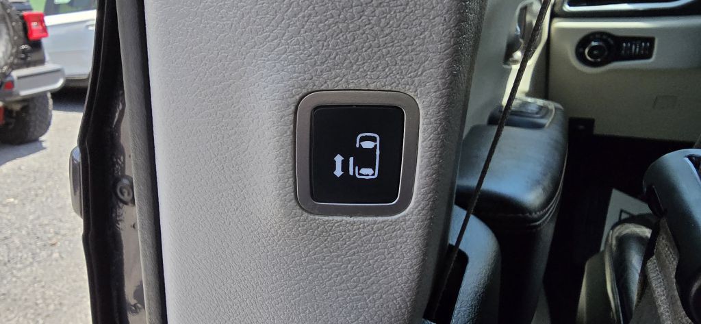 2017 Chrysler Pacifica Image 21