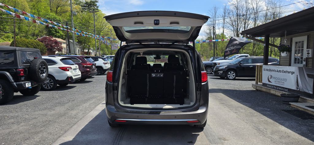 2017 Chrysler Pacifica Image 25