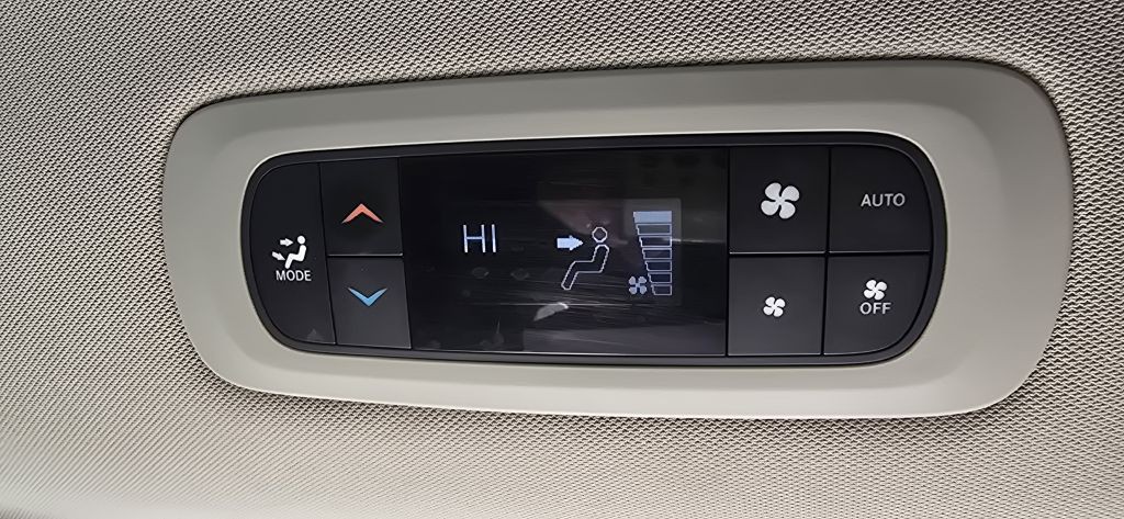 2017 Chrysler Pacifica Image 39