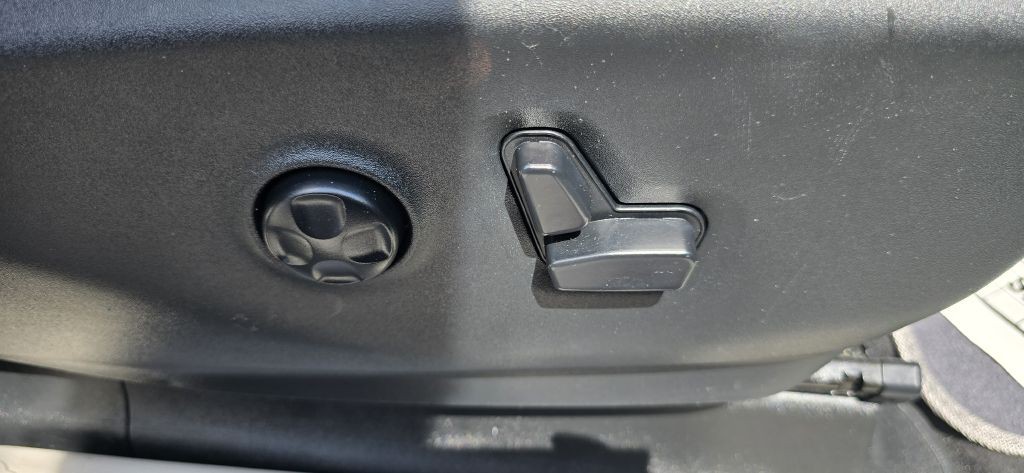 2017 Chrysler Pacifica Image 42