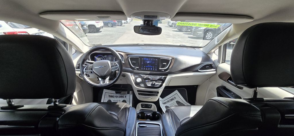 2017 Chrysler Pacifica Image 45