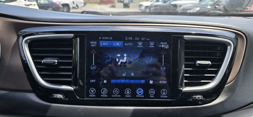 2017 Chrysler Pacifica Image 47