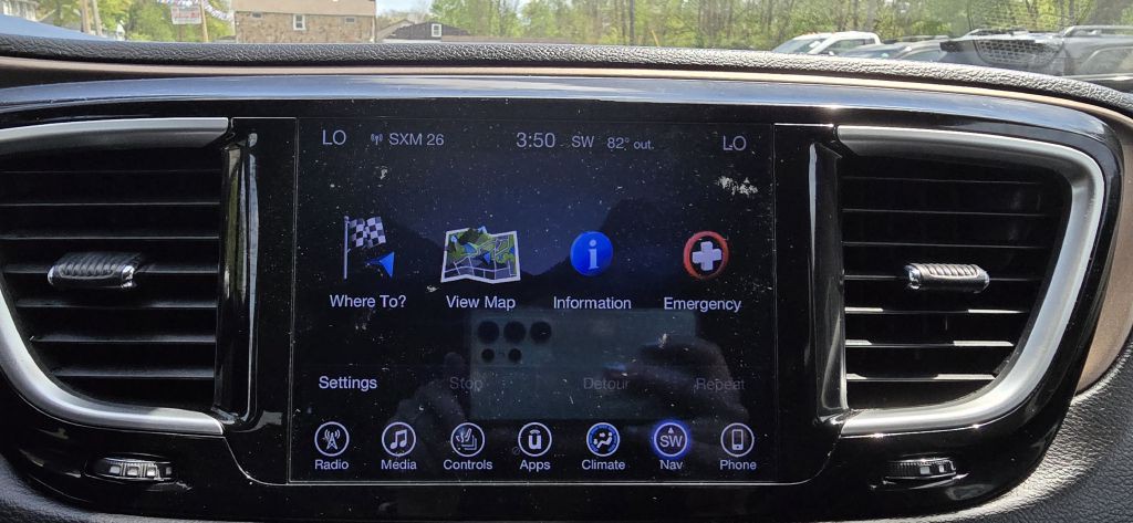 2017 Chrysler Pacifica Image 55