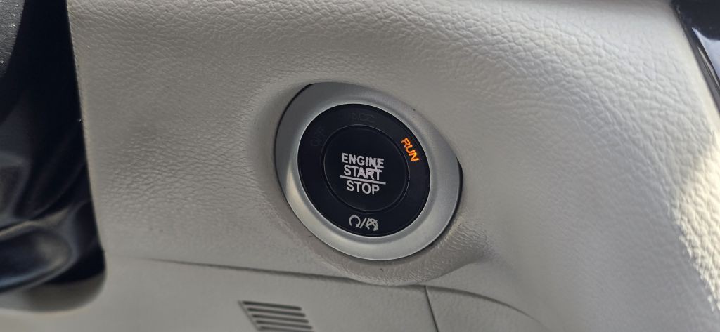 2017 Chrysler Pacifica Image 58