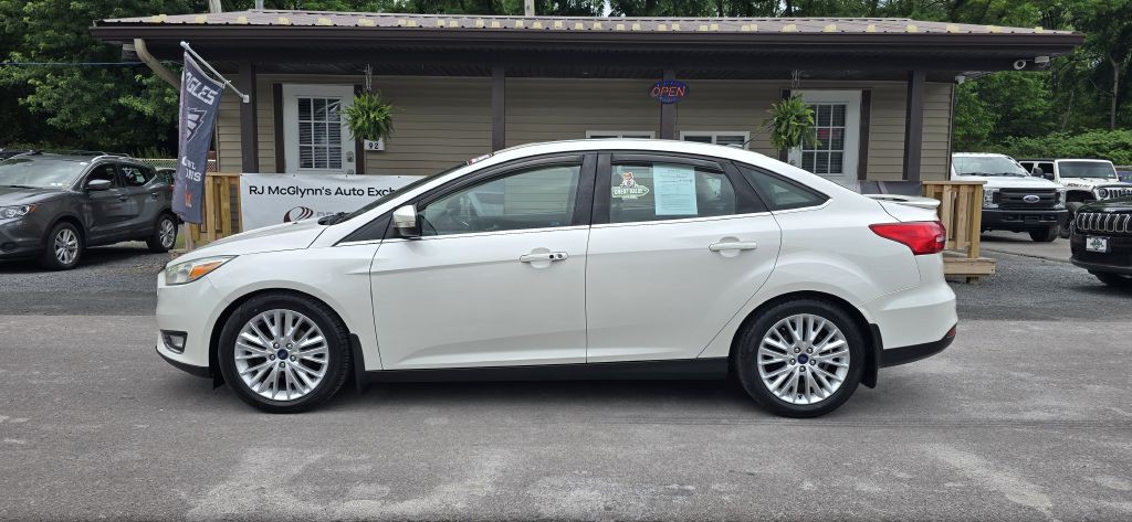 2017 Ford Focus Image 2