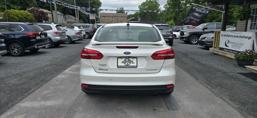 2017 Ford Focus Image 6