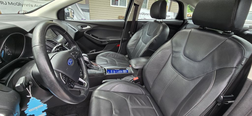 2017 Ford Focus Image 18