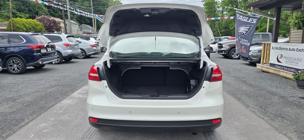 2017 Ford Focus Image 21